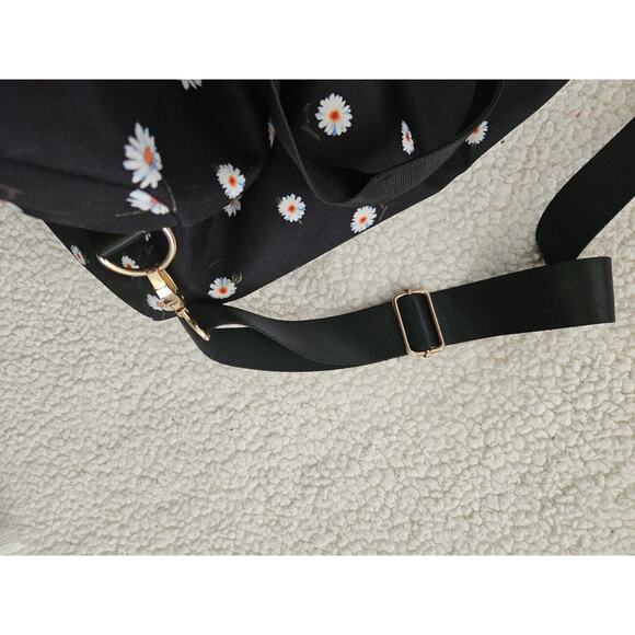 Alice+Olivia Black Duffle Bag Daisy Print - Picture 4 of 12